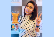 Niti Vakharia Kharwar Bags Parenting Blogger of The Year Award