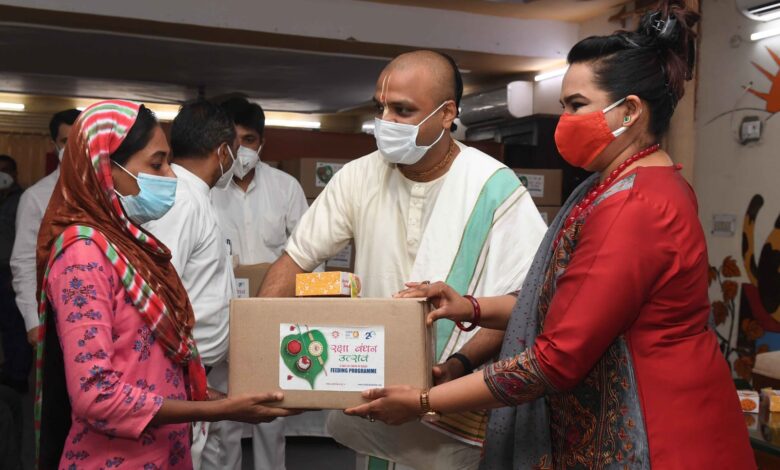 Akshaya Patra and Sahyog an NGO run by Ms. Swati Kovind the Daughter of Hon’ble President Shri. Ram NathKovind Collaborate to Distribute Essential Grocery Kits in Delhi