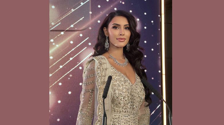 Glamorous Deana Uppal hosts the prestigious Asian Achievers Awards-World Media Network